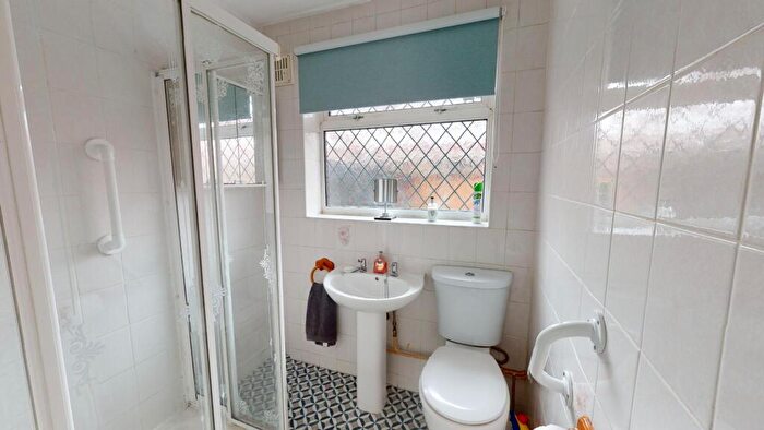 3 Bedroom Semi-Detached Bungalow For Sale In Charnwood Avenue, Westone, Northampton, NN3