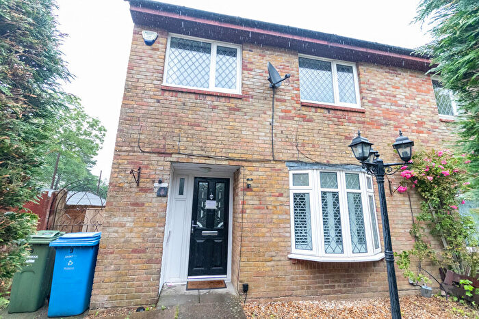 3 Bedroom End Of Terrace House To Rent In Tangier Court, Aldershot, GU11