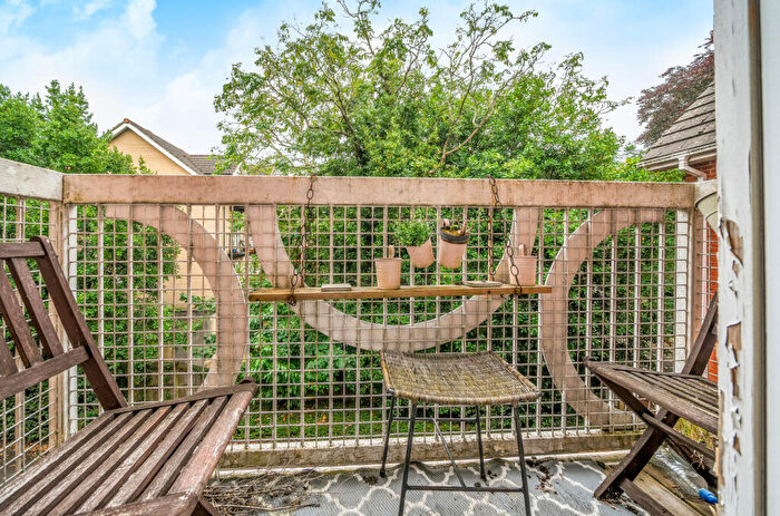 2 Bedroom Flat For Sale In Hulse Road, Banister Park, Southampton, Hampshire, SO15
