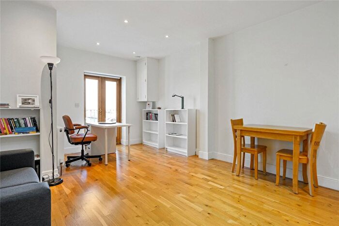 1 Bedroom Flat For Sale In Holloway Road, Holloway, Islington, London, N7