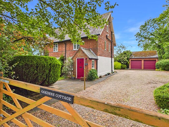 4 Bedroom Detached House For Sale In Lodge Road, Tattershall, Lincoln, LN4