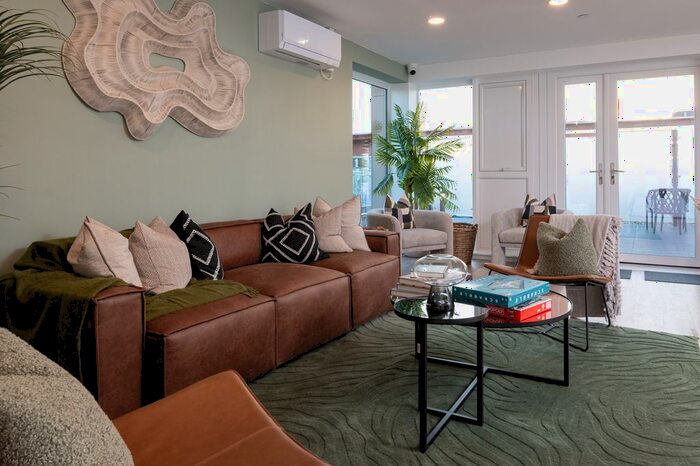 1 Bedroom Flat To Rent In Station Avenue, Walton-On-Thames, KT12