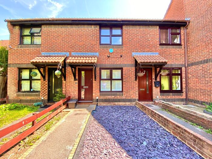 2 Bedroom Terraced House For Sale In Mulberry Close, New Barnet, EN4