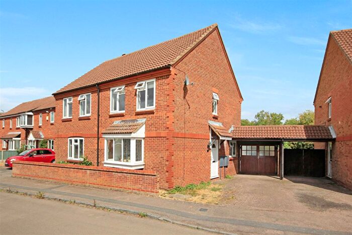 2 Bedroom Semi Detached House For Sale In , Ennerdale Road, Rushden, NN10