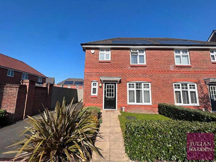 3 Bedroom Semi Detached House For Sale In Newhaven Road, Brinnington, Stockport, SK5