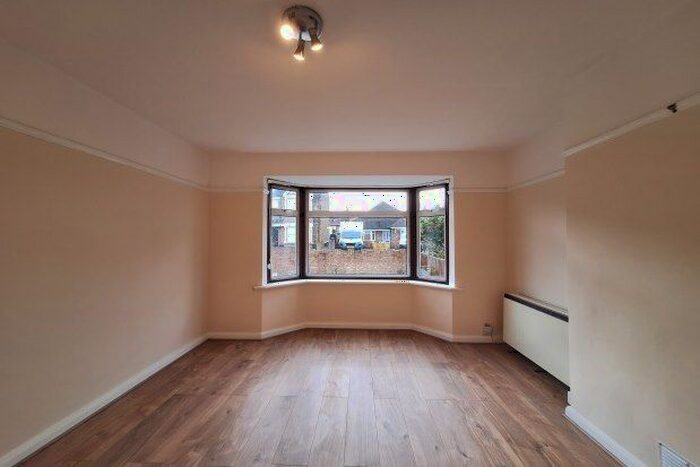 3 Bedroom Property To Rent In The Brent, Dartford, DA1