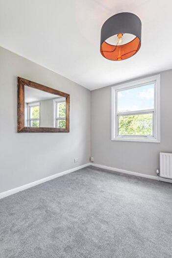 1 Bedroom Flat To Rent In Battersea Rise London, SW11