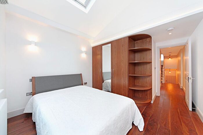3 Bedroom Flat To Rent In Sedlescombe Road, London, SW6