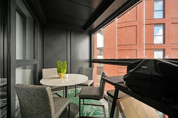 1 Bedroom Apartment For Sale In Avalon Point, Silvocea Way, London, E14