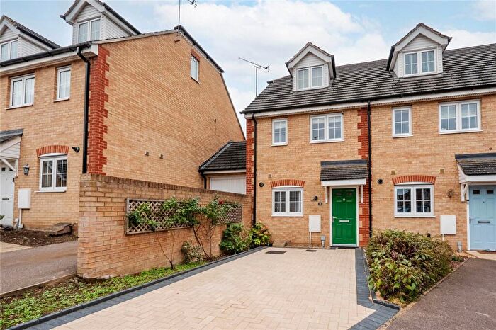 3 Bedroom End Of Terrace House For Sale In Sovereign Close, Leighton Buzzard, Bedfordshire, LU7