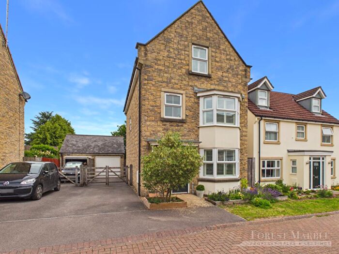 5 Bedroom Detached House For Sale In Newland Gardens, Frome, BA11
