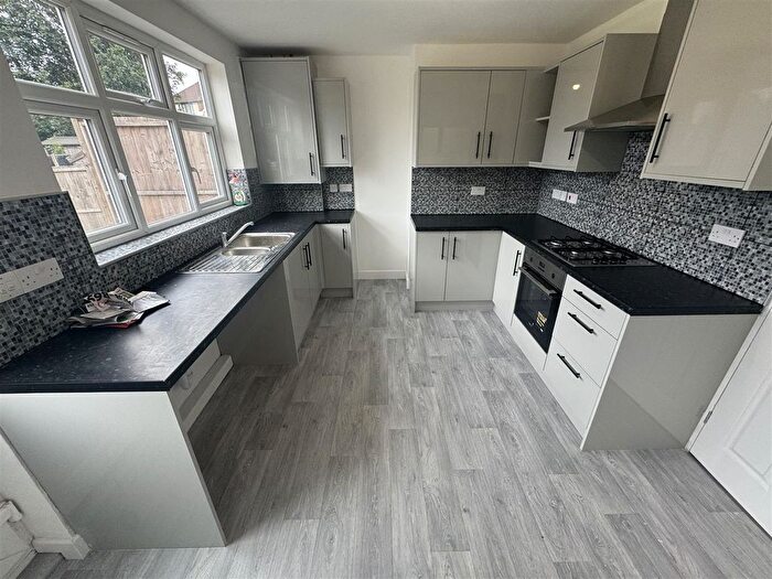 3 Bedroom Semi-Detached House To Rent In Eva Road, Oldbury, B68