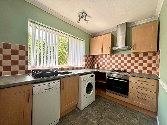 2 Bedroom Maisonette To Rent In Lazy Hill, Birmingham, B38