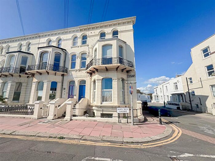 2 Bedroom Flat For Sale In White Rock Gardens, Hastings, TN34