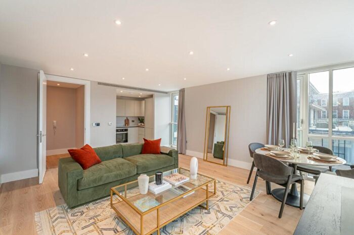 2 Bedroom Apartment To Rent In Baker Street, Marylebone, London, NW1