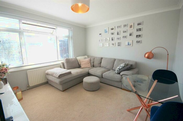 1 Bedroom Maisonette To Rent In Bourne Court, Station Approach, Ruislip, HA4
