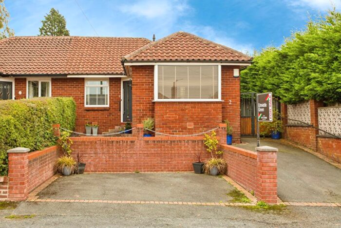 2 Bedroom Bungalow For Sale In Lune Drive, Leyland, Lancashire, PR25