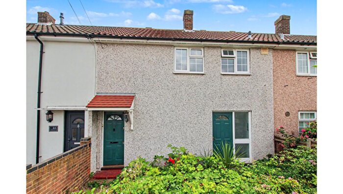 2 Bedroom Property For Sale In Abbotts Drive, Stanford-Le-Hope, Essex, SS17