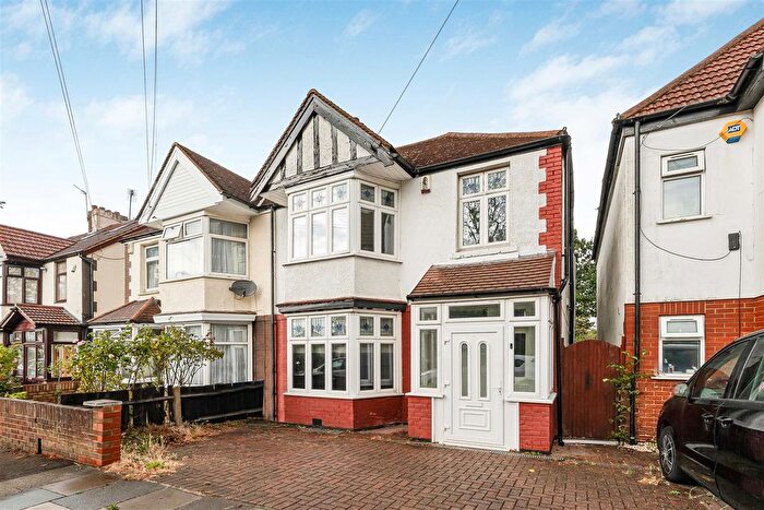 5 Bedroom Semi-detached House For Sale In Sudbury Heights Avenue, Greenford, UB6