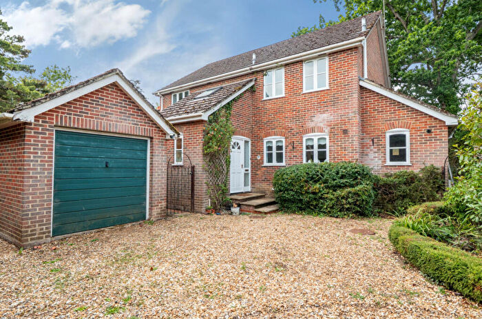 3 Bedroom Detached House For Sale In Gurnays Mead, West Wellow, Romsey, Hampshire, SO51