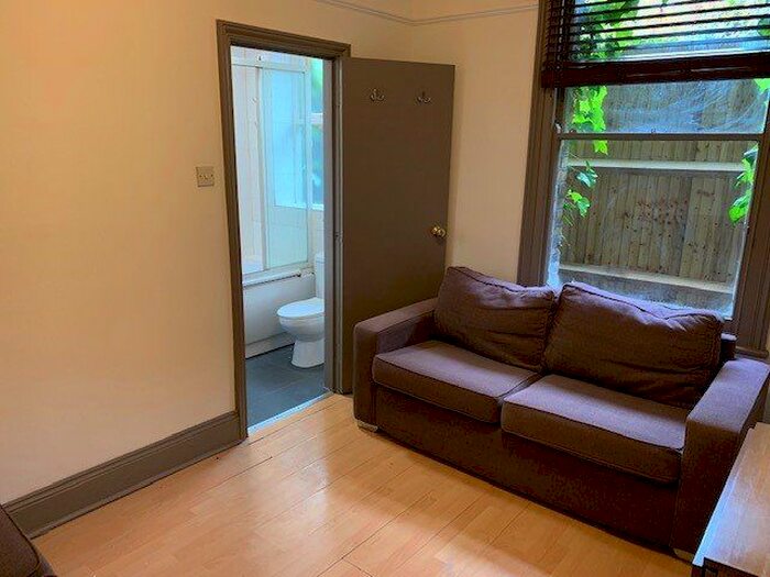 Studio To Rent In Lyncroft Gardens, London, NW6