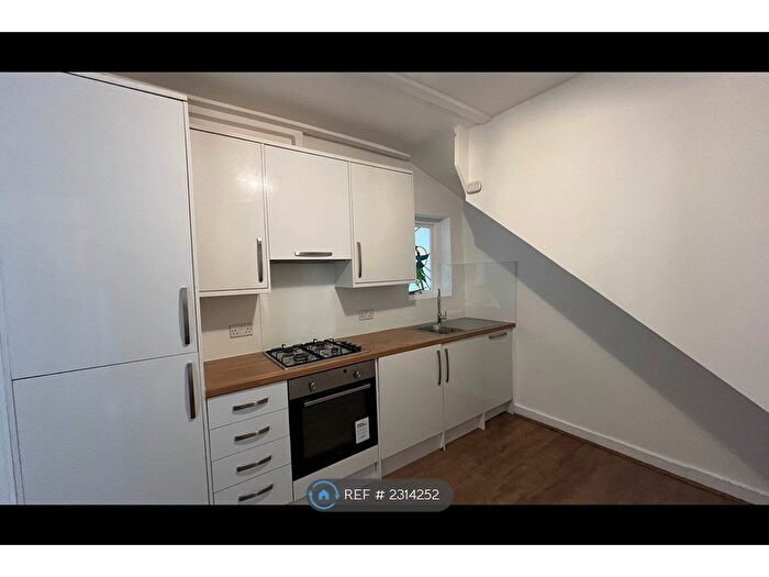 2 Bedroom Flat To Rent In Hammelton Road, Bromley, BR1