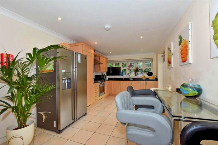 5 Bedroom Link Detached House For Sale In Pendenza, Cobham, Surrey, KT11