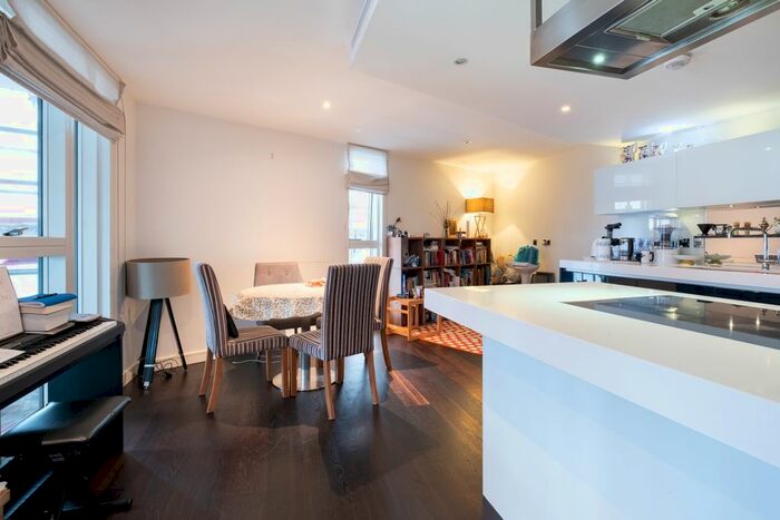 3 Bedroom Flat To Rent In Gatliff Road, London, SW1W