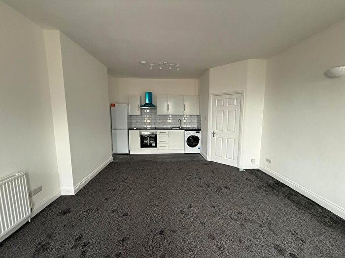 2 Bedroom Flat To Rent In Friern Barnet Road, London, N11