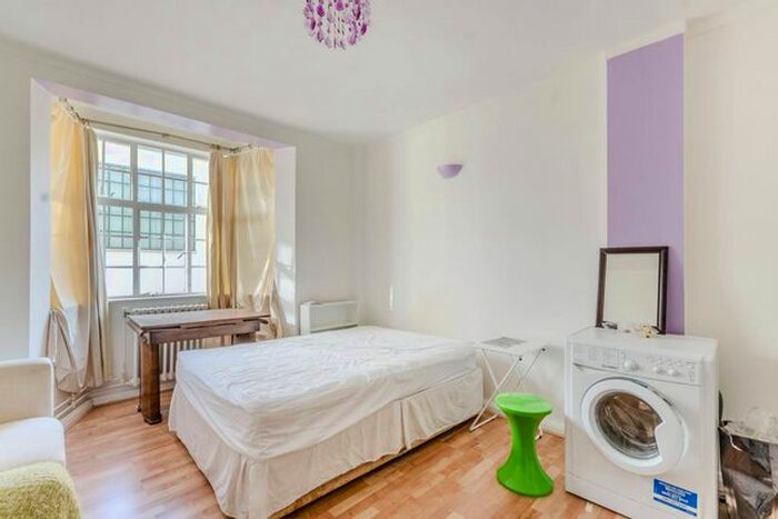 Studio To Rent In Woburn Place, Bloomsbury, London, WC1H