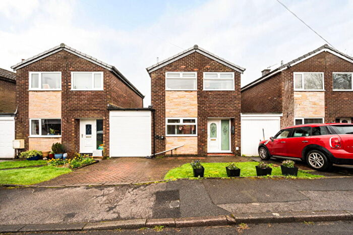 3 Bedroom Detached House For Sale In Hollin Crescent, Greenfield, Saddleworth, OL3