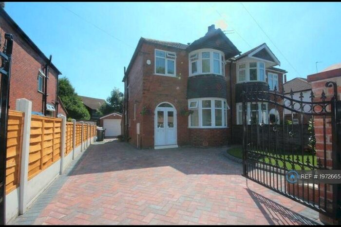 3 Bedroom Semi-Detached House To Rent In Victoria Avenue, Manchester, M9