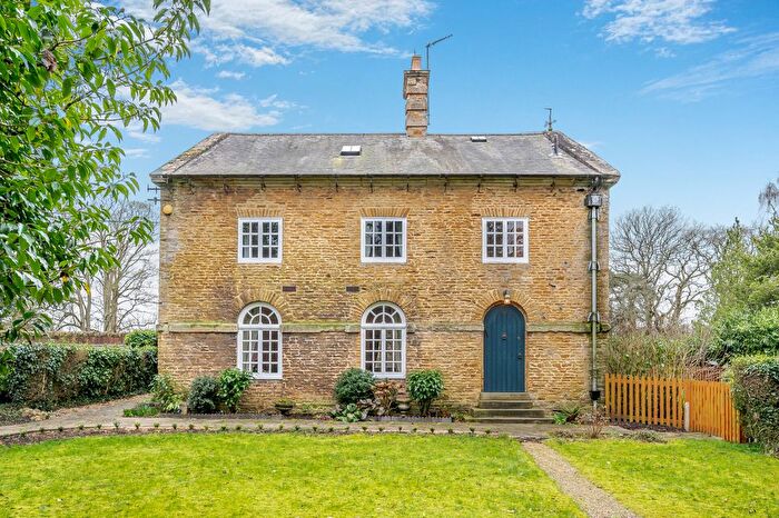 4 Bedroom Link Detached House For Sale In Moulton Road, Pitsford Hall, Pitsford Northampton, NN6