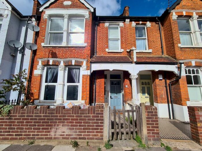 2 Bedroom Flat To Rent In Dunraven Road, London, W12