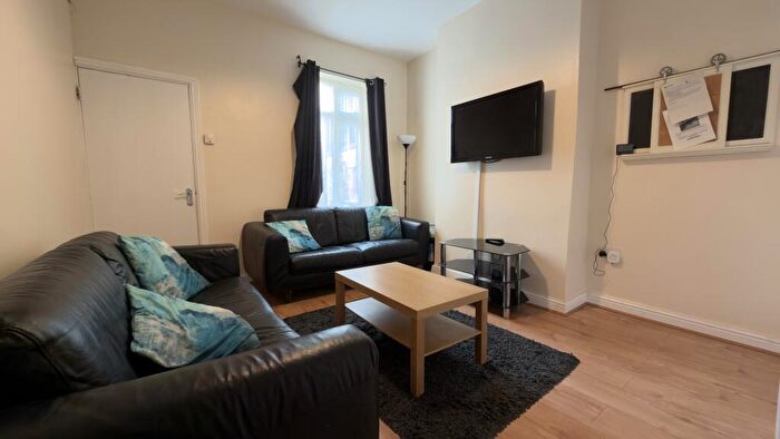 3 Bedroom Terraced House To Rent In Dale Road, Birmingham, B29