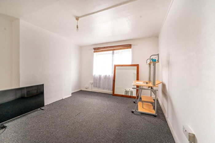 1 Bedroom Flat To Rent In Plaistow Park Road, Plaistow, London, E13