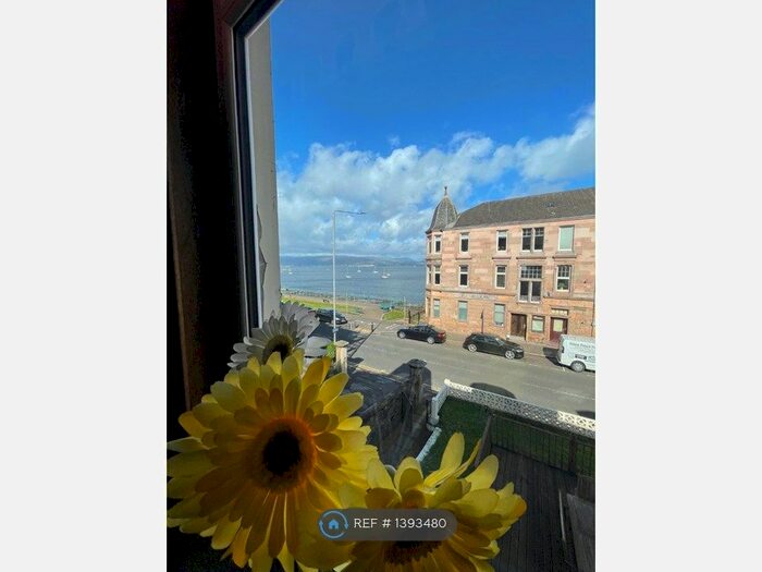 2 Bedroom Flat To Rent In Albert Road, Gourock, PA19
