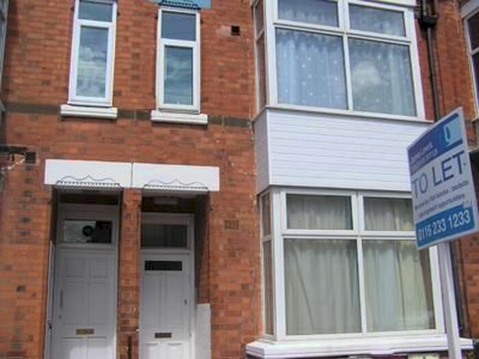 1 Bedroom Flat To Rent In Glenfield Road, Leicestershire, LE3