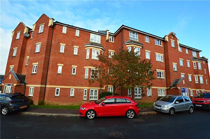 2 Bedroom Flat To Rent In Watling Gardens, Dunstable, LU6