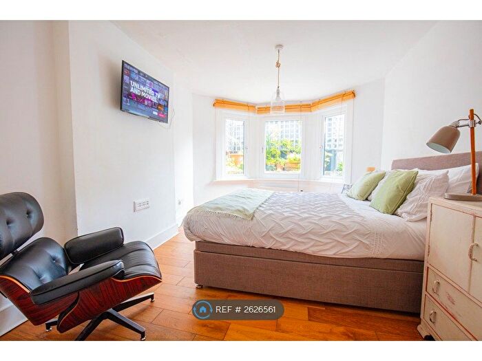 1 Bedroom Flat To Rent In Daneville Road, London, SE5