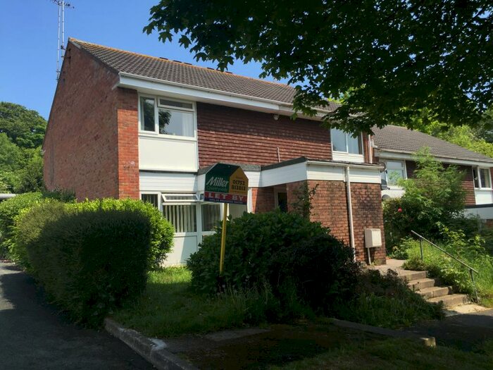 1 Bedroom Flat To Rent In Westlake Close, Torpoint *Available With Zero Deposit Guarantee*, PL11