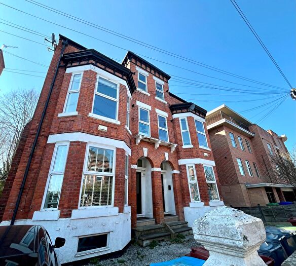 2 Bedroom Apartment To Rent In Central Road, West Didsbury, M20