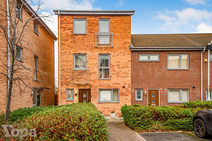 5 Bedroom End Of Terrace House For Sale In Rambler Lane, Dartford, DA1