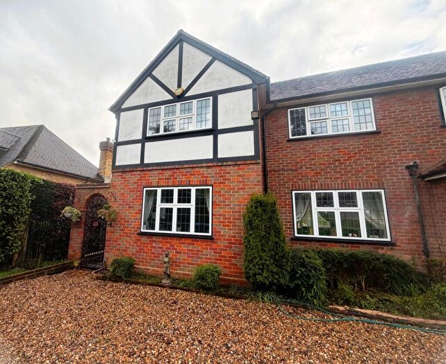 2 Bedroom Property To Rent In Drovers Lane, Amersham, Buckinghamshire, HP7