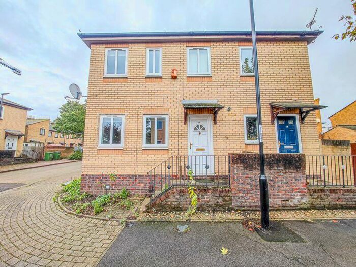 3 Bedroom Semi-Detached House To Rent In Camelot Close, West Thamesmead, London, SE28