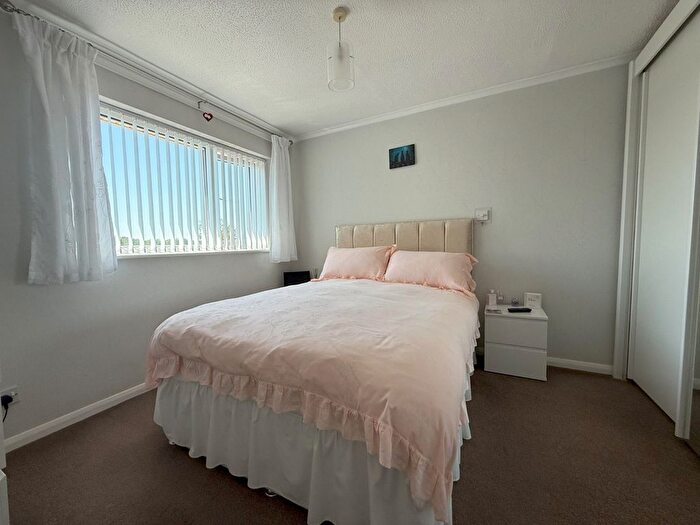 3 Bedroom Semi-Detached House For Sale In Westminster Road, Wellingborough, Northamptonshire, NN8