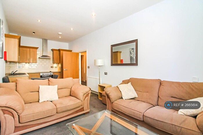 2 Bedroom Flat To Rent In Richardshaw Lane, Pudsey, LS28