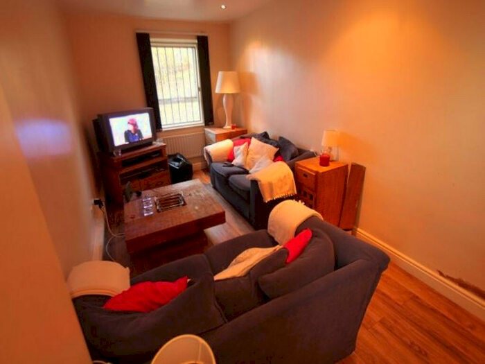 4 Bedroom House To Rent In Victoria Street, Leeds, LS3