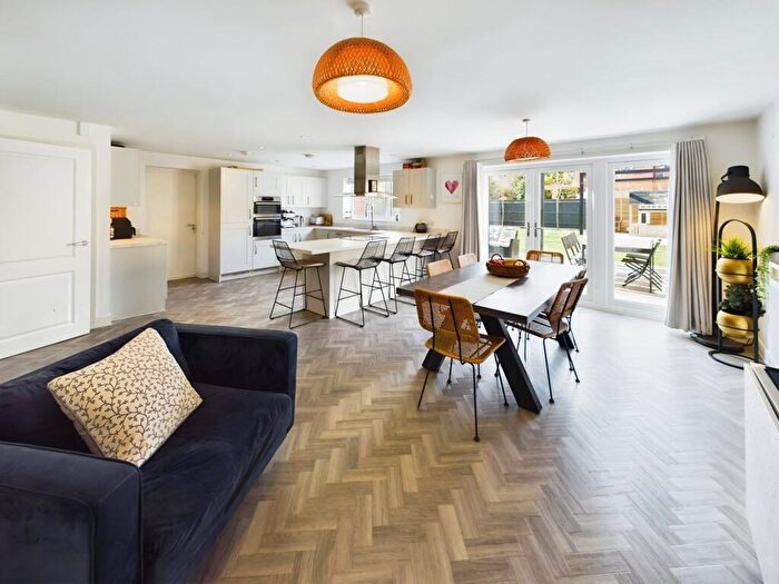 5 Bedroom Detached House For Sale In Vantage Copse, Bursledon, Southampton, SO31