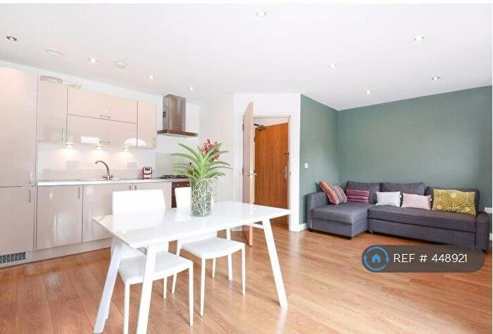 1 Bedroom Flat To Rent In Challis House, London, SW11